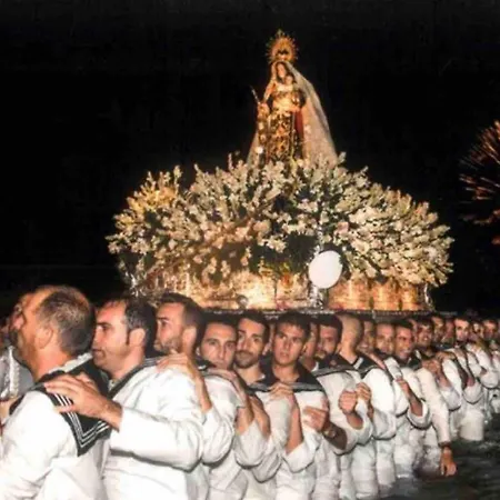 Frontal Primera Linea شقة *