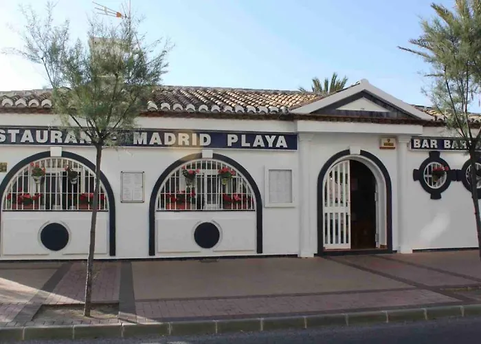 Frontal Primera Linea Фуэнхирола