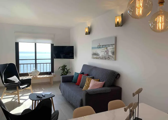 Frontal Primera Linea דירה פואנגירולה